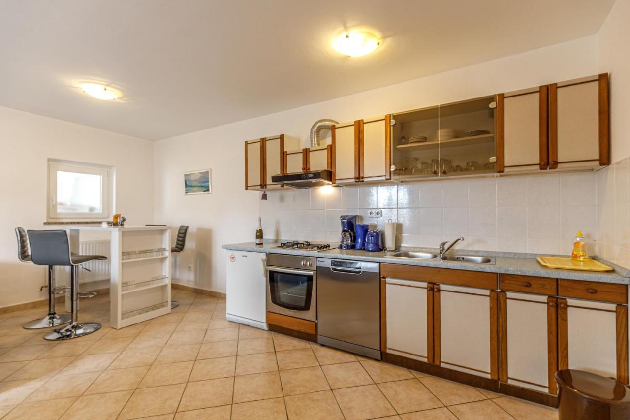 Ferienhaus Sascha In Poreč Eksteriør bilde