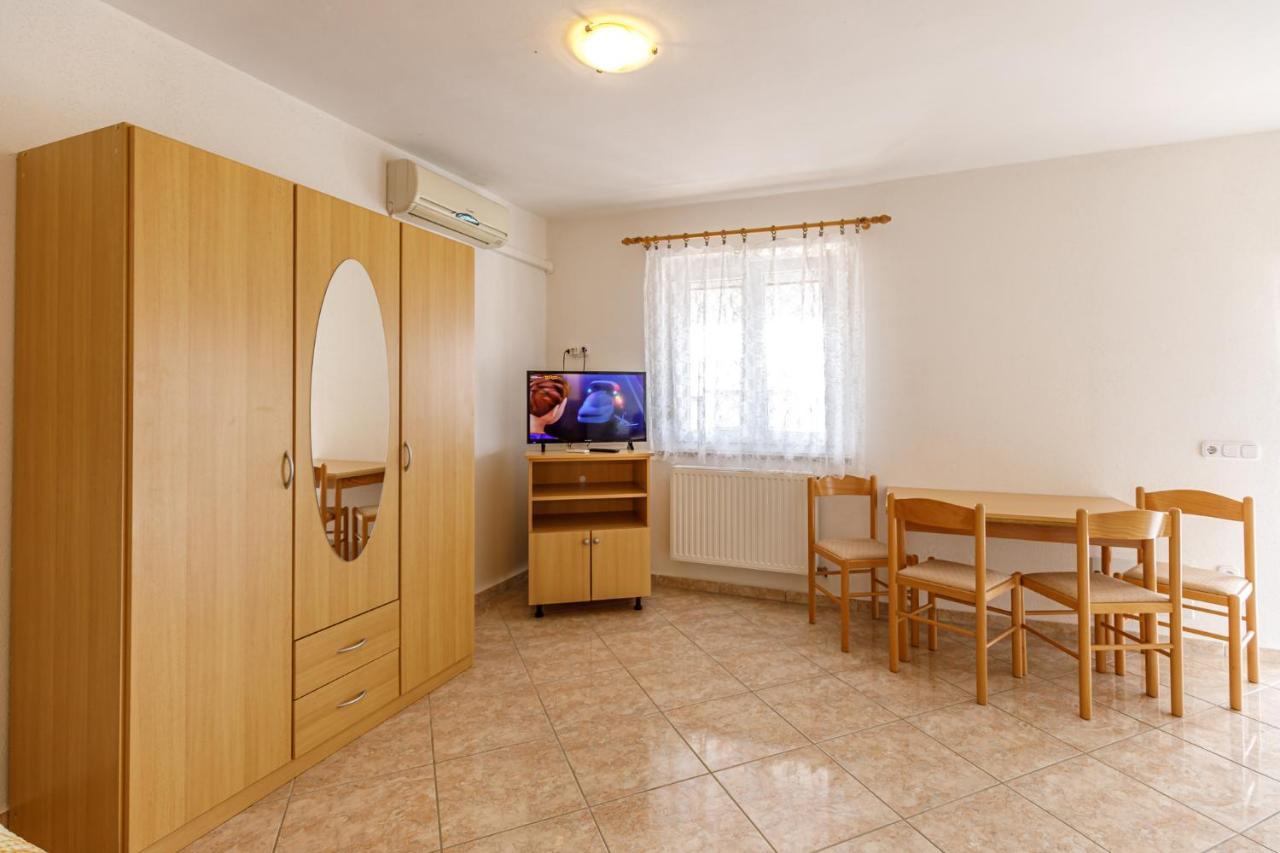 Ferienhaus Sascha In Poreč Eksteriør bilde